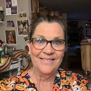 Meet your Posher, Carolyn